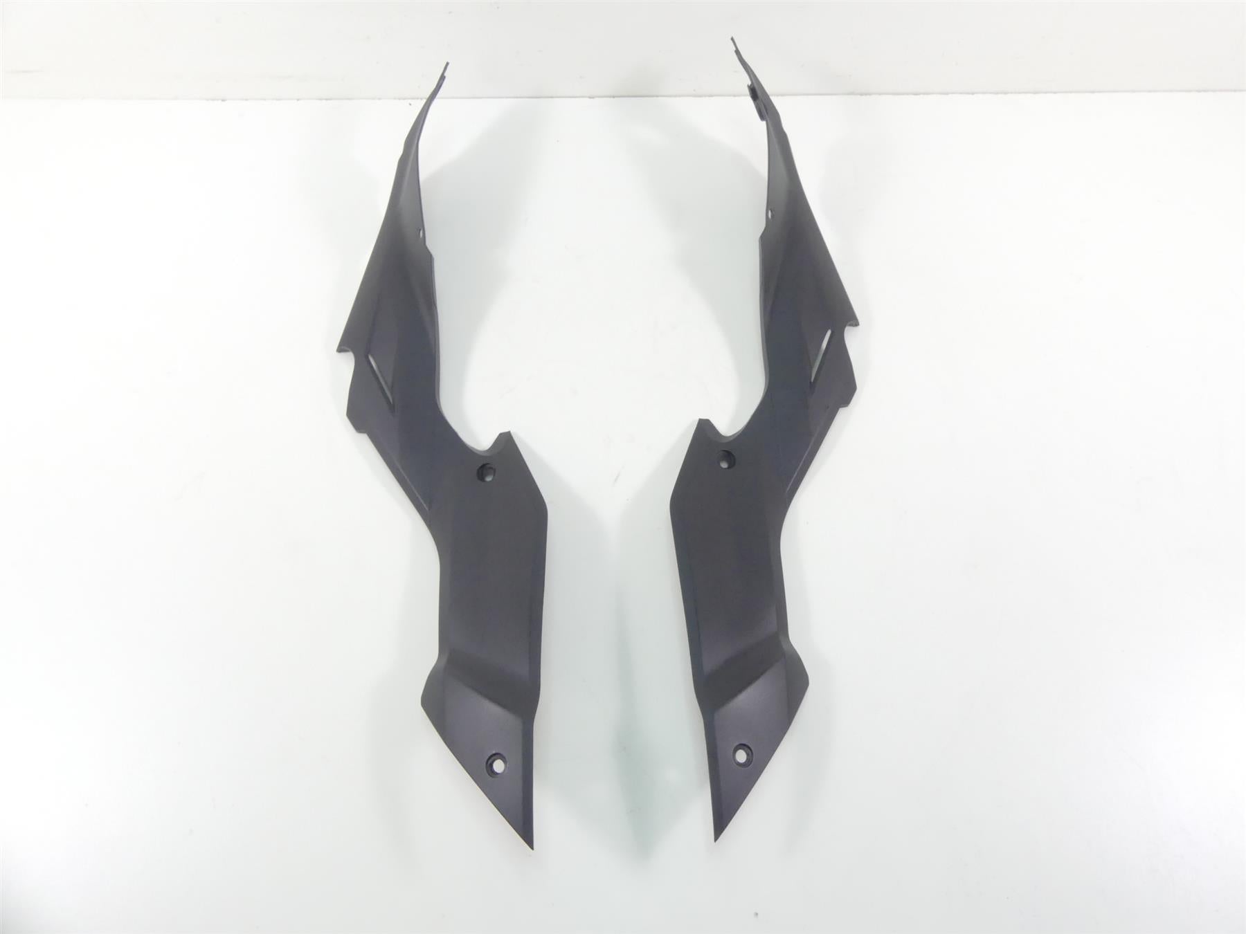 2010 Ducati Streetfighter 1098 S Under Seat & Tank Side Cover Fairings 48211571A {{ shop.shopifyCountryName }} - Mototech271