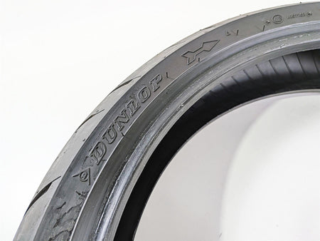 Used Front Front Dunlop Sportmax GPR-300 110/70R17 Tire HJDD7R4N9F {{ shop.shopifyCountryName }} - Mototech271