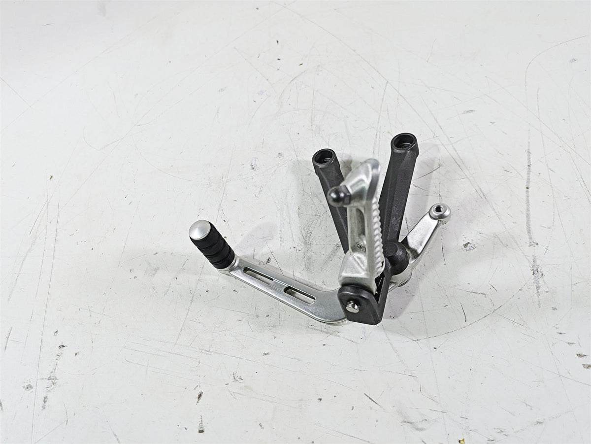 2020 Triumph Daytona 765 Moto2 Left Rider Footpeg & Shifter T2083381 T2082931 {{ shop.shopifyCountryName }} - Mototech271