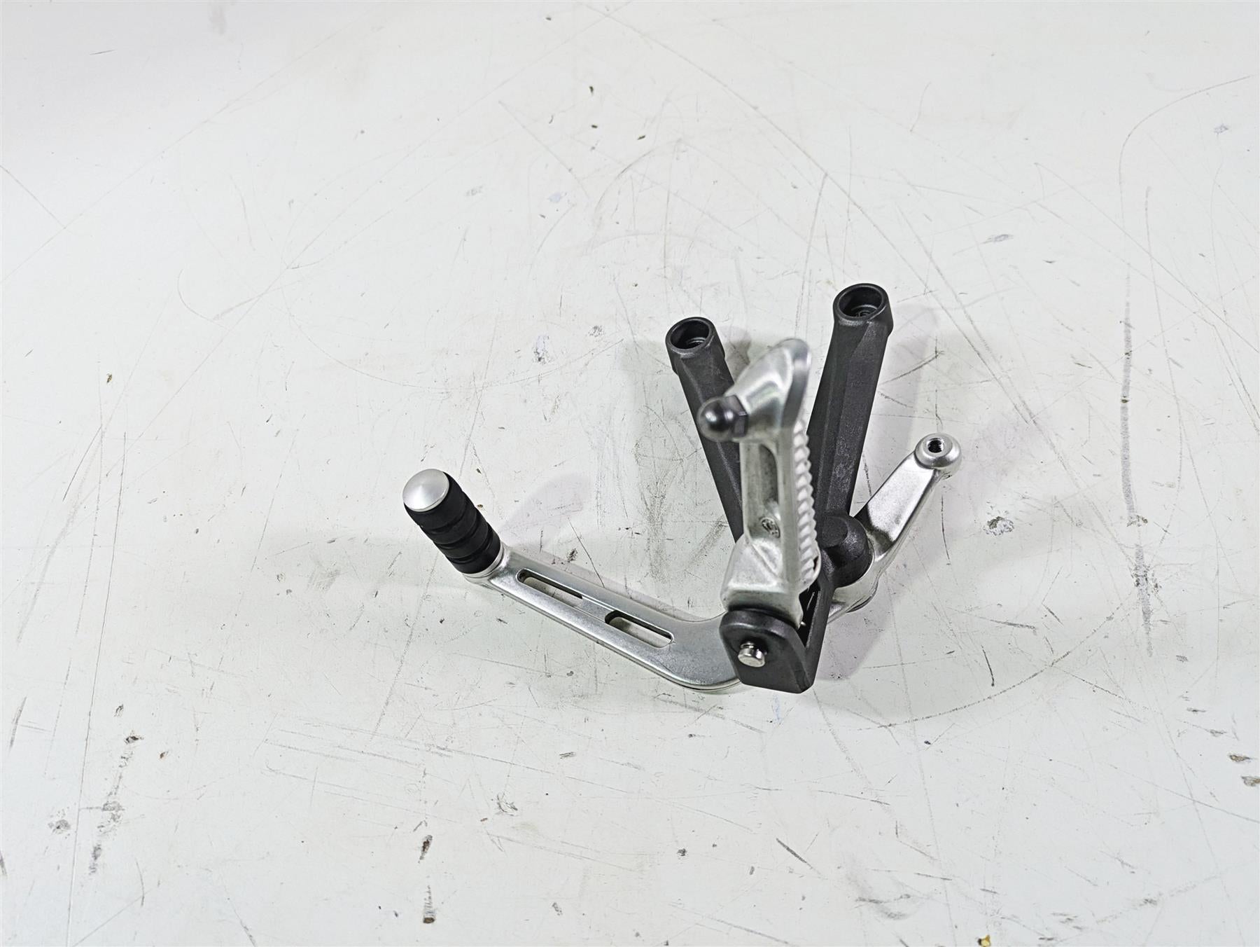 2020 Triumph Daytona 765 Moto2 Left Rider Footpeg & Shifter T2083381 T2082931 {{ shop.shopifyCountryName }} - Mototech271