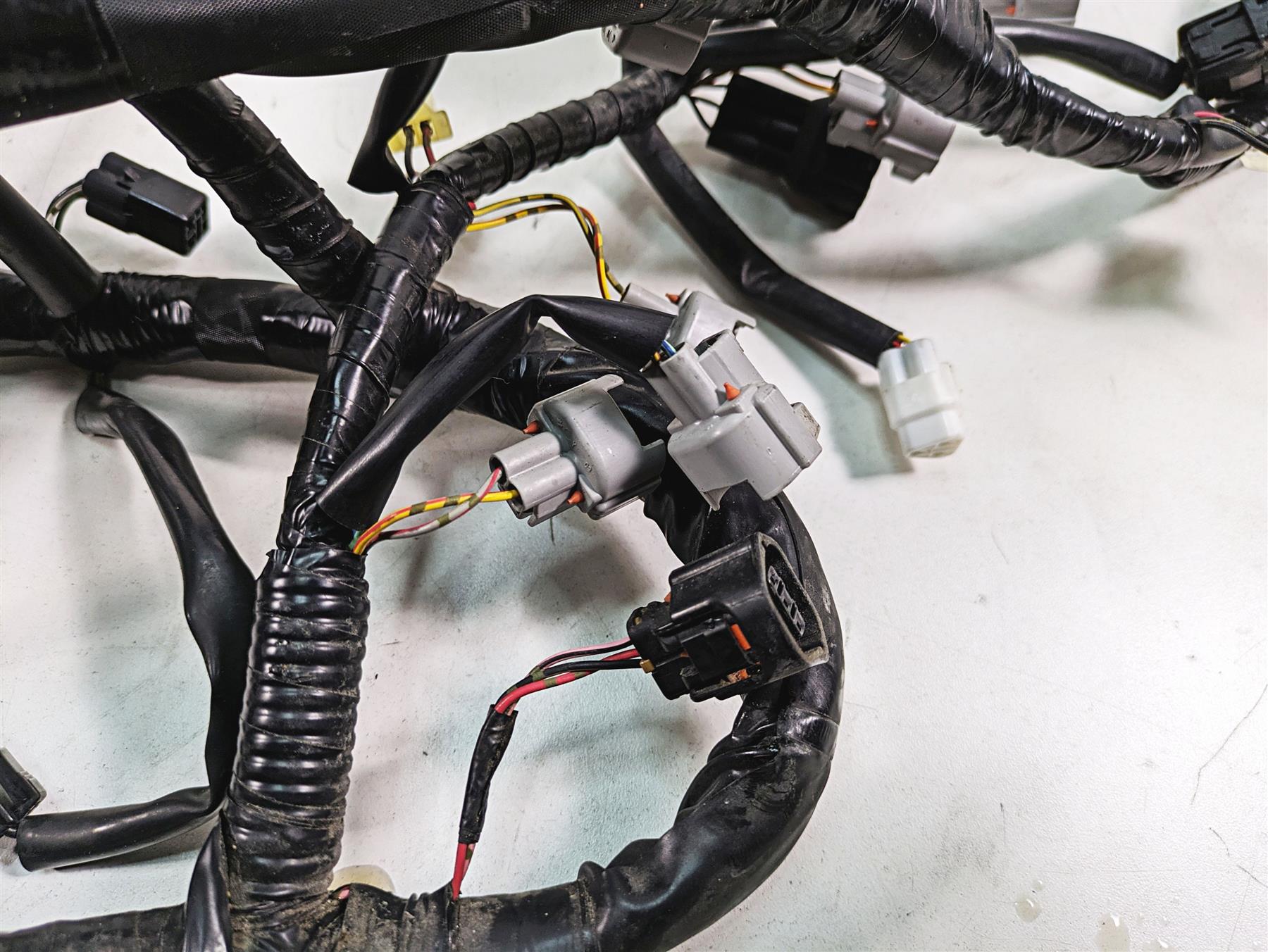 2009 Suzuki GSXR750 K9 Main Wiring Harness Loom - Read 36610-37H30 36610-37H31 {{ shop.shopifyCountryName }} - Mototech271
