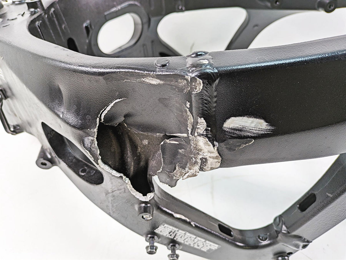 2022 Suzuki GSXR 750 Damaged Main Frame Chassis With Texas Salvage Title 41100-15J00-YAP {{ shop.shopifyCountryName }} - Mototech271