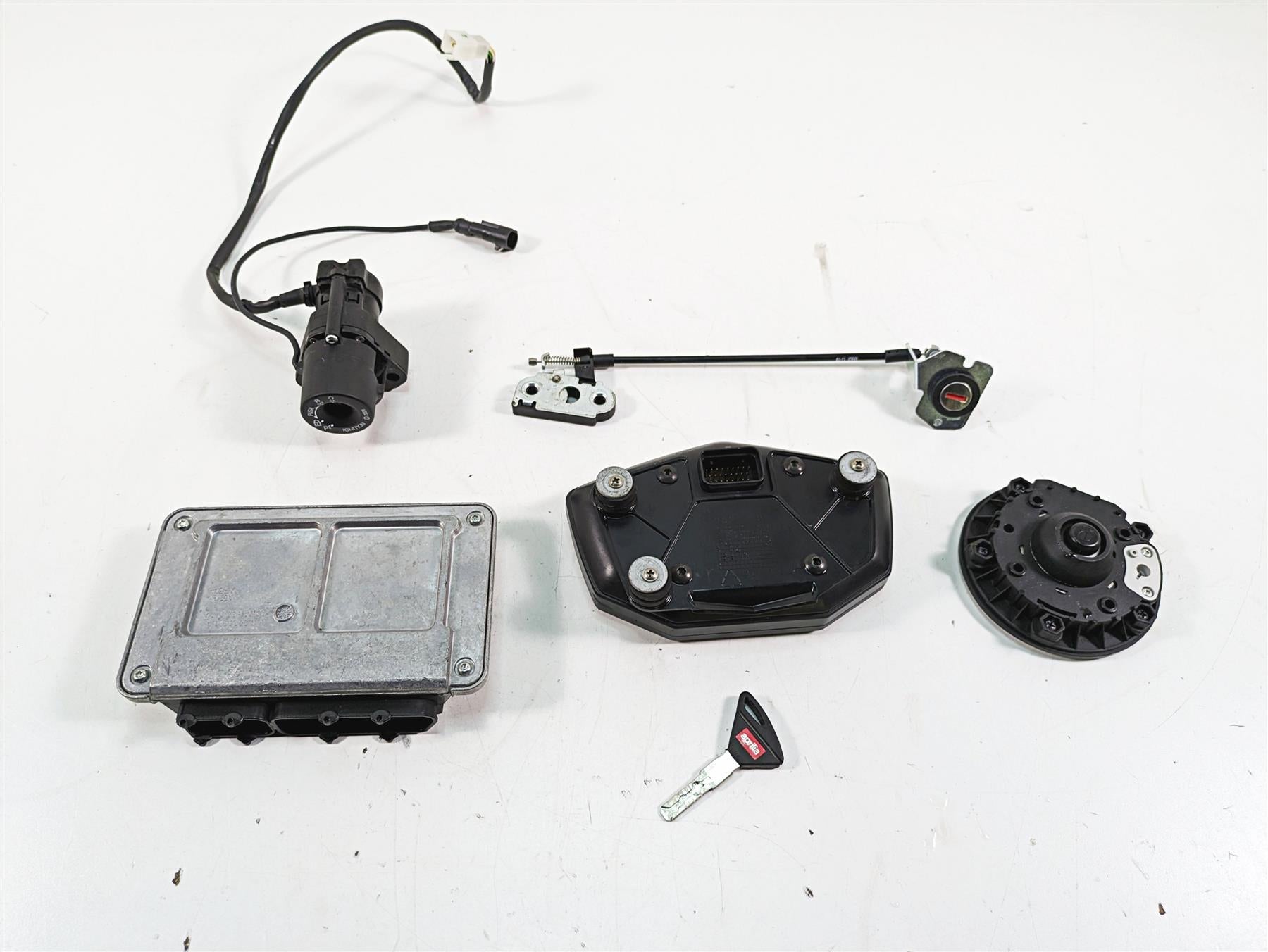 2020 Aprilia Tuono V4 Factory Gauges 776mi Cdi Ignition Key Lock Set 2B003549 {{ shop.shopifyCountryName }} - Mototech271