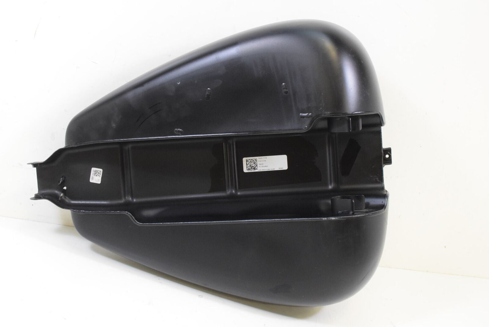 2017 Indian Chieftain Dark Horse Nice Fuel Gas Petrol Tank - No Scratch 1021997 {{ shop.shopifyCountryName }} - Mototech271