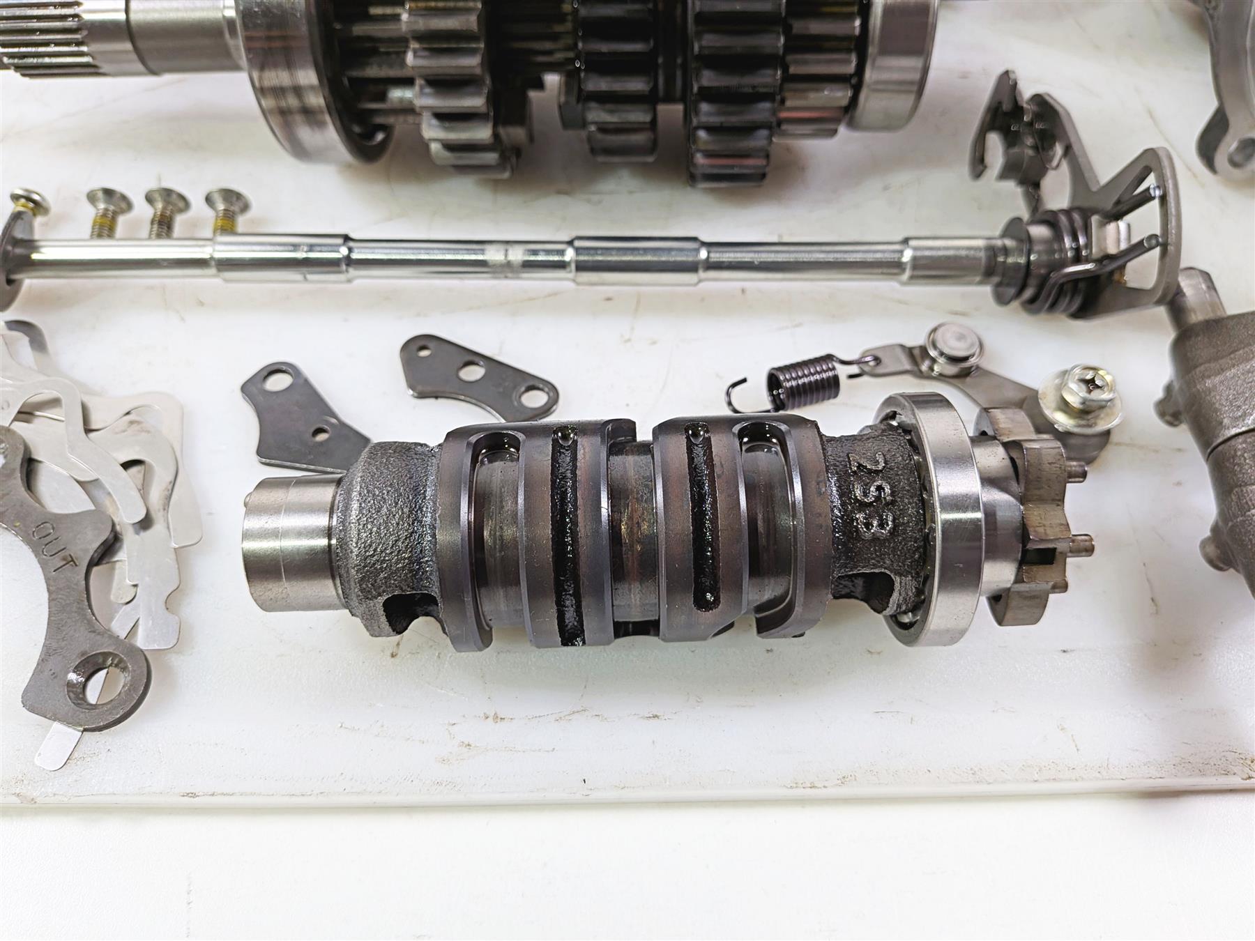 2009 Yamaha VMX17 V-Max 1700 Transmission & Middle Gear Set 2S3-Y1754-00 {{ shop.shopifyCountryName }} - Mototech271