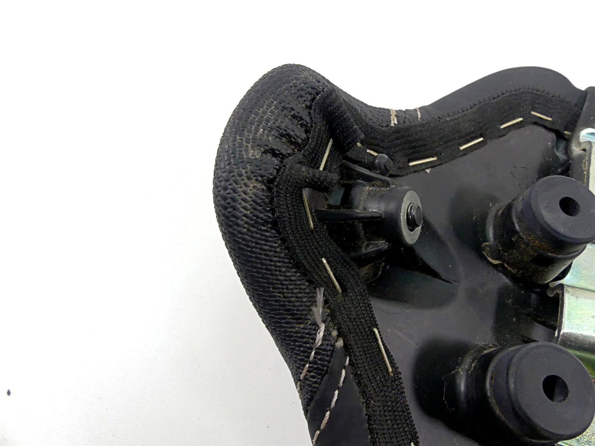 2022 Triumph Speed Triple 1200 RS Nice Rear Passenger Seat Saddle T2317015 {{ shop.shopifyCountryName }} - Mototech271
