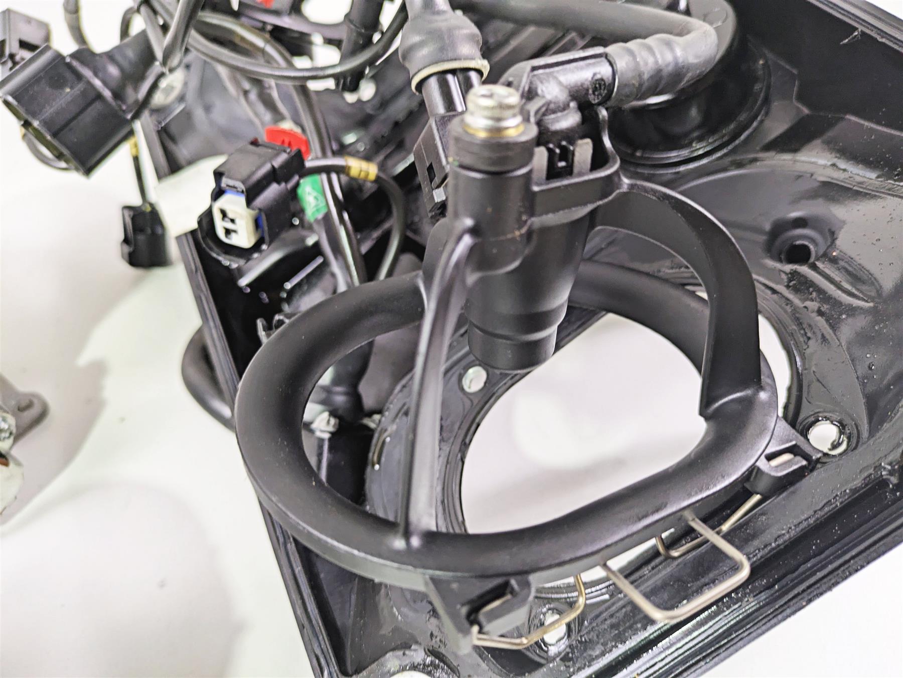 2022 Ducati Streetfighter V2 Throttle Bodies & Air Box Set 44212343B 28241121A {{ shop.shopifyCountryName }} - Mototech271