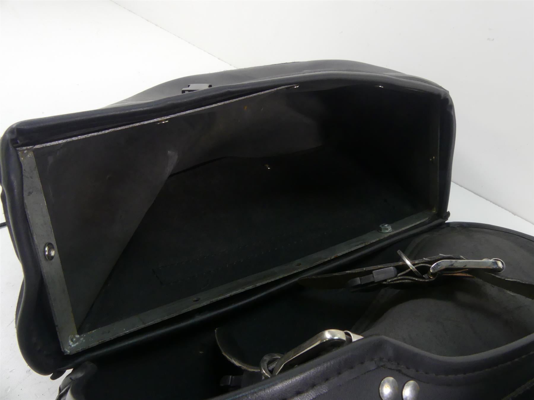 1995 Harley Dyna FXDL Low Rider Aftermarked Saddlebag Saddle Bag Set {{ shop.shopifyCountryName }} - Mototech271