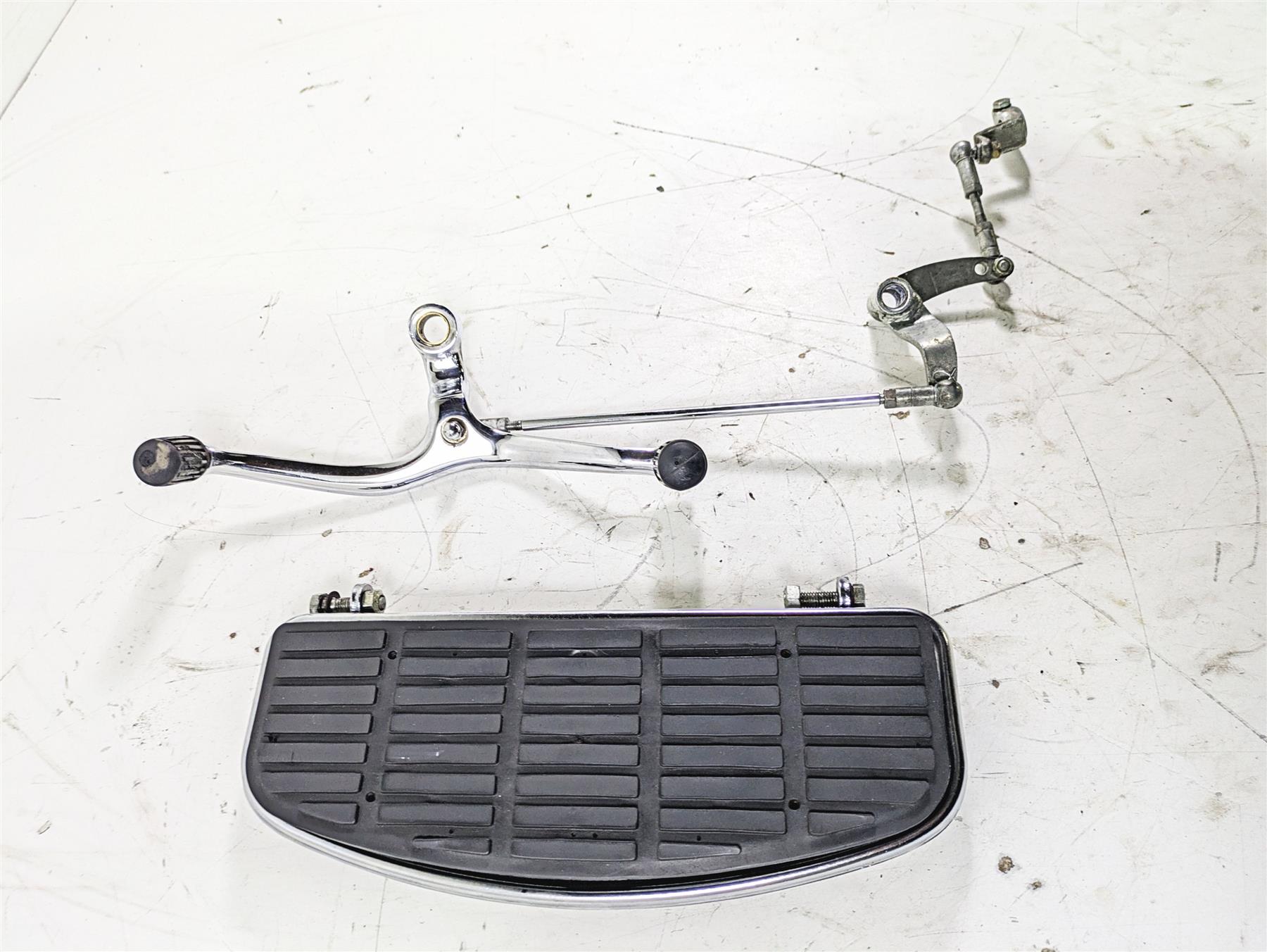 1998 Moto Guzzi California 1100 EV Left Floor Board & Shift Lever GU03422130 {{ shop.shopifyCountryName }} - Mototech271