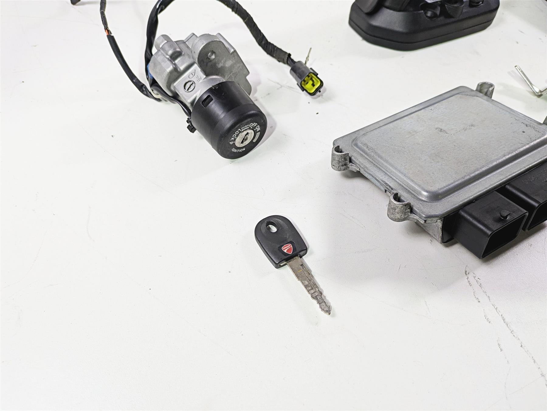 2016 Ducati Monster 1200 S Cdi Ecm Bbox Speedo Ignition Switch Key 7K 28642331A {{ shop.shopifyCountryName }} - Mototech271