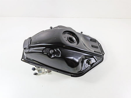 2025 Yamaha YZF R7 Nice Fuel Gas Petrol Tank - Clean - No Dents BEB-24110-00-00 {{ shop.shopifyCountryName }} - Mototech271