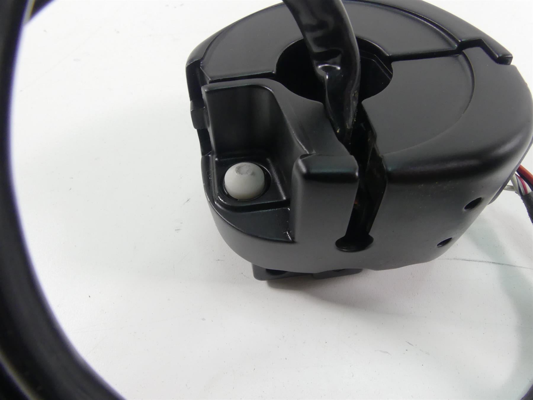 2022 Harley Softail FXBBS Street Bob Right Hand Control Switch 71500462 {{ shop.shopifyCountryName }} - Mototech271