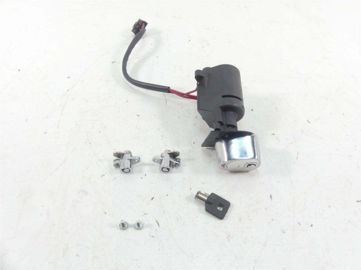 2005 Harley Touring CVO FLHTCSE Electra Glide Ignition Switch Key Lock 71640-99 {{ shop.shopifyCountryName }} - Mototech271