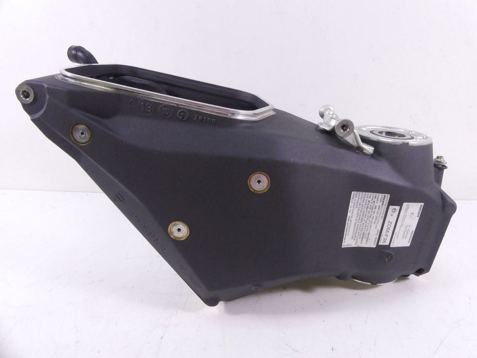 2014 Ducati 899 Panigale Straight Main Frame Chassis Slvg Air Box 47012051CA {{ shop.shopifyCountryName }} - Mototech271