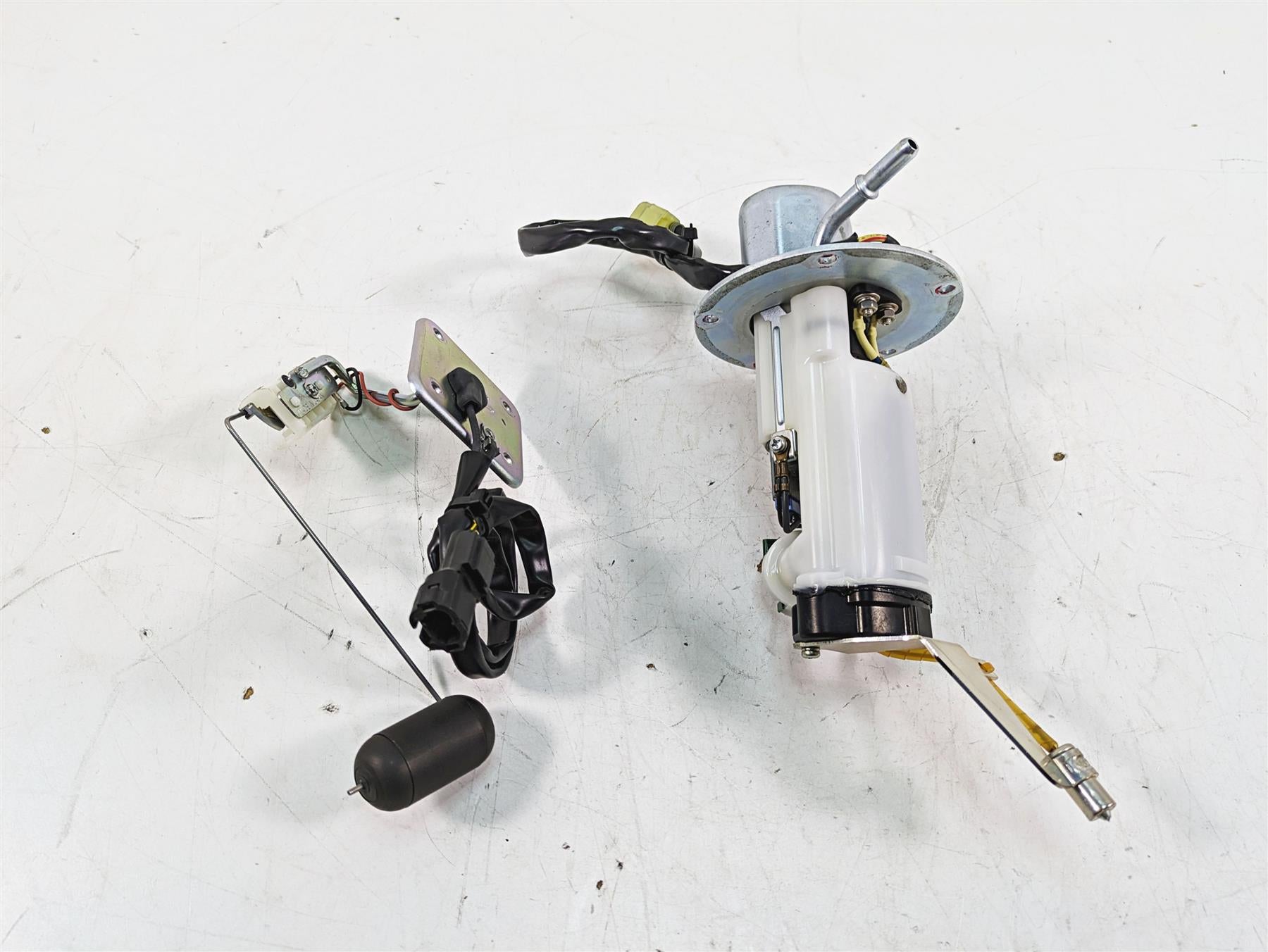 2018 Kawasaki ZX1002 Ninja H2 SX Fuel Gas Petrol Pump & Sender Tested 49040-0740 {{ shop.shopifyCountryName }} - Mototech271