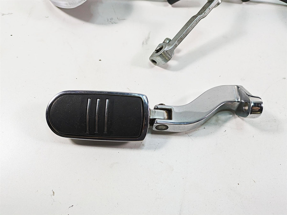2006 Harley Touring FLHXI Street Glide Floor Board Foot Peg Lever Set 50688-04 {{ shop.shopifyCountryName }} - Mototech271