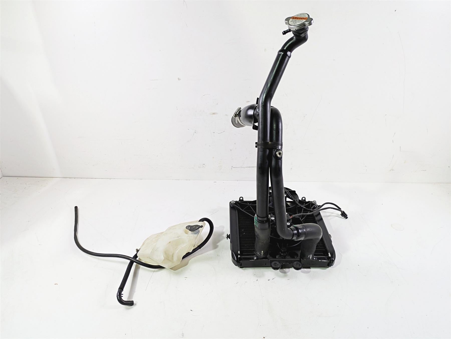 2010 Harley VRSCF Muscle Rod Radiator Fans Reservoir Hoses 26722-04 {{ shop.shopifyCountryName }} - Mototech271