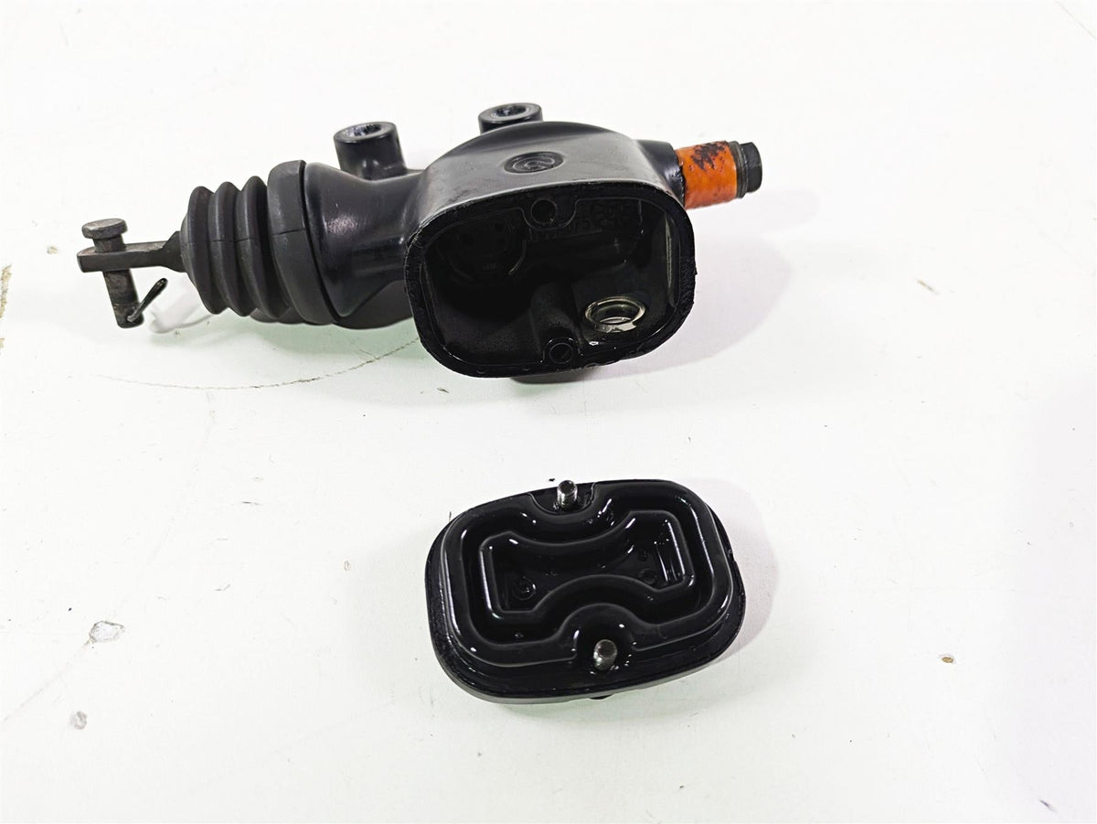 2008 Harley Touring FLHTP Electra Glide Rear Brake Master Cylinder 41700028A {{ shop.shopifyCountryName }} - Mototech271