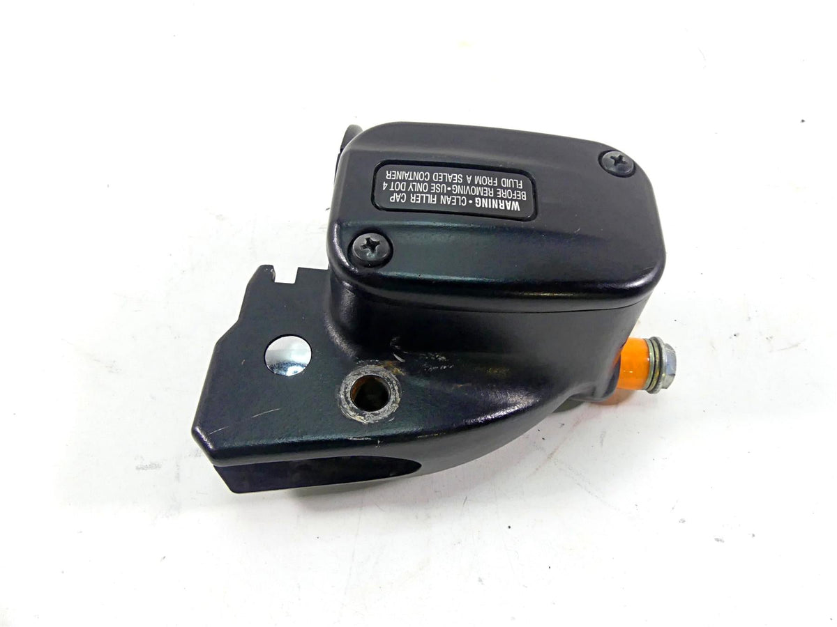 2016 Harley Softail FLS Slim Front Brake Master Cylinder 1/2" 41700233 {{ shop.shopifyCountryName }} - Mototech271