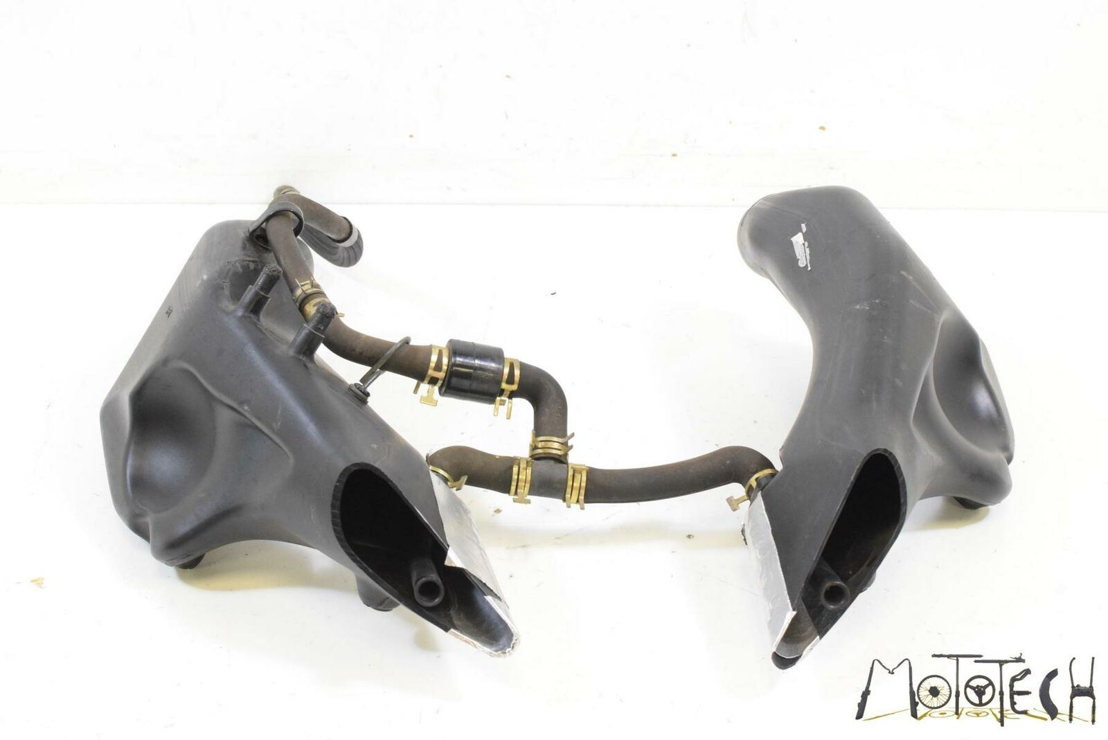 2005 Kawasaki ZZR1200 ZX1200 Front Air Intake Duct Ram Scoop Set 14073-1818 {{ shop.shopifyCountryName }} - Mototech271