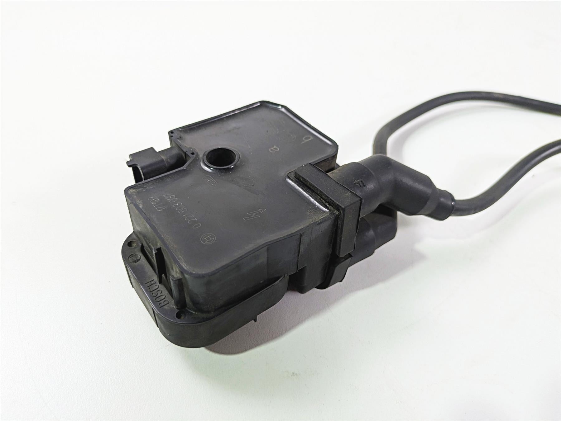 2018 Indian Springfield Dark Horse Ignition Coil Wires Plugs 4080060 2876049 {{ shop.shopifyCountryName }} - Mototech271