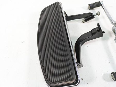 2011 Harley Touring FLHR Road King Front Left Floorboard & Shifter 50621-06 {{ shop.shopifyCountryName }} - Mototech271
