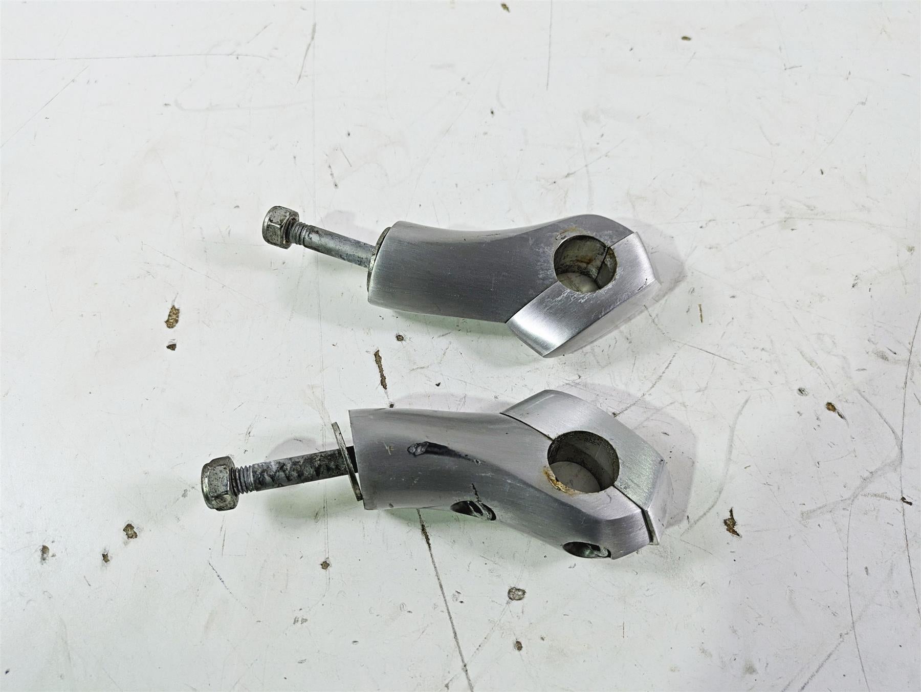 2004 Victory Kingpin Handlebar Riser Holder Set 1821325 1821325 {{ shop.shopifyCountryName }} - Mototech271