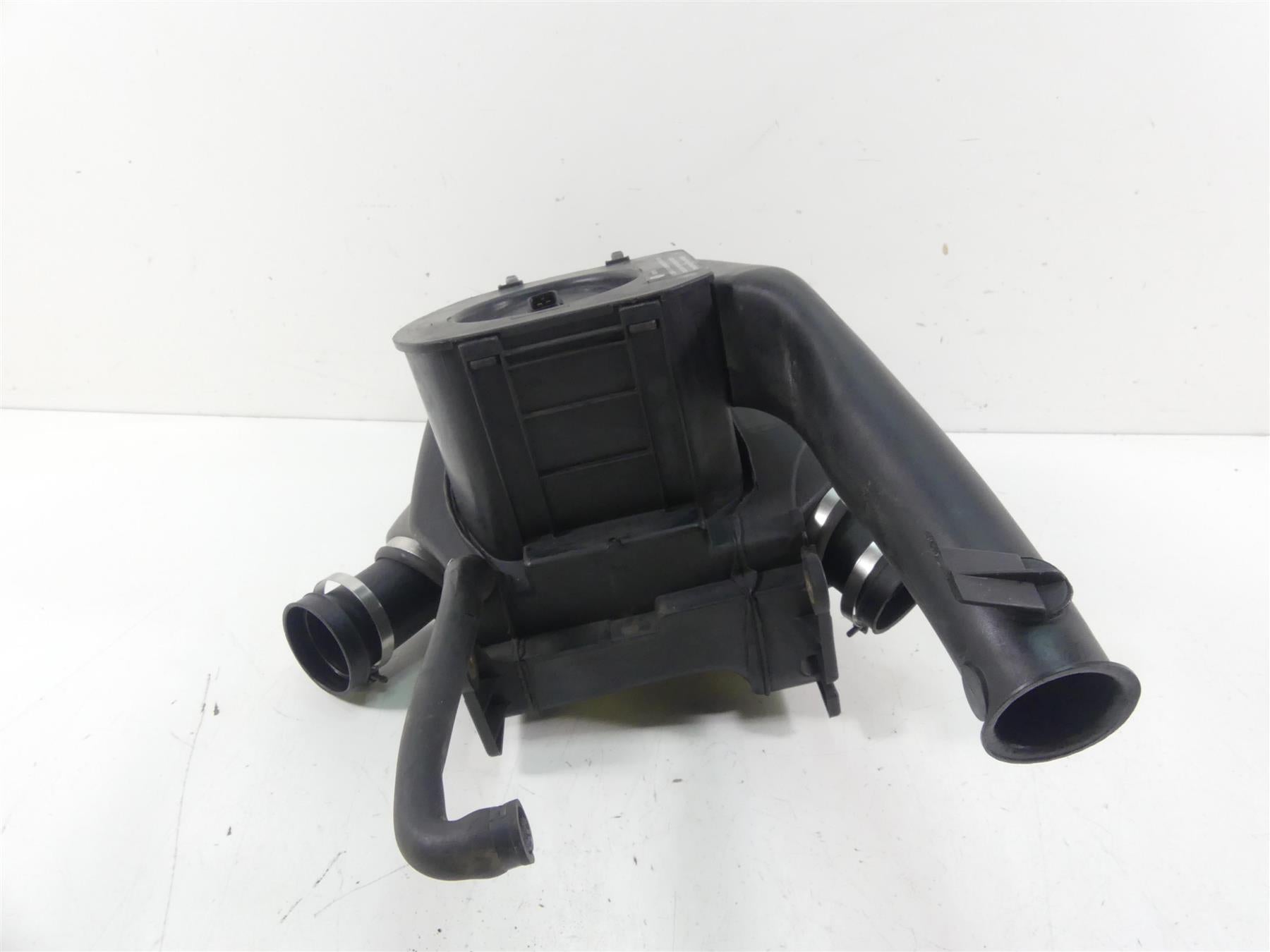 1999 BMW R1100 GS 259E Air Cleaner Breather Box & Front Air Tube 13711341527 {{ shop.shopifyCountryName }} - Mototech271
