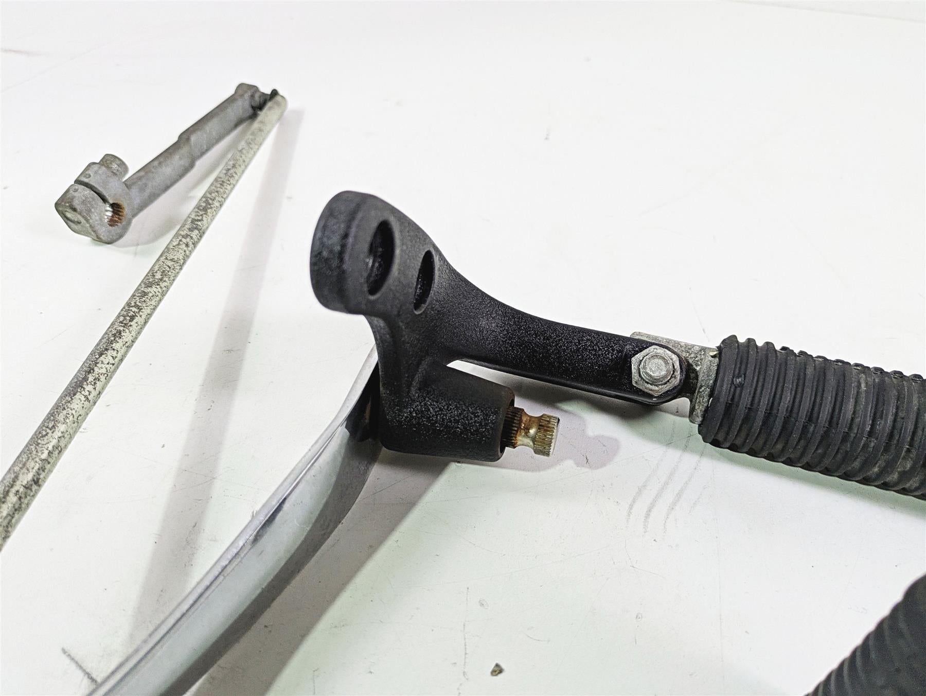 2015 Harley FXDF Dyna Fat Bob Front Left Fw Footpeg & Shifter 33693-03 34564-90B {{ shop.shopifyCountryName }} - Mototech271