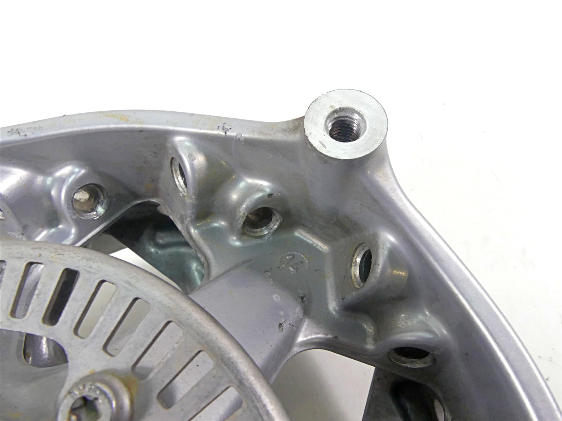 2014 BMW R1200GS K50 19x3 Spoke Front Wheel Hub Silver 36318526657 {{ shop.shopifyCountryName }} - Mototech271