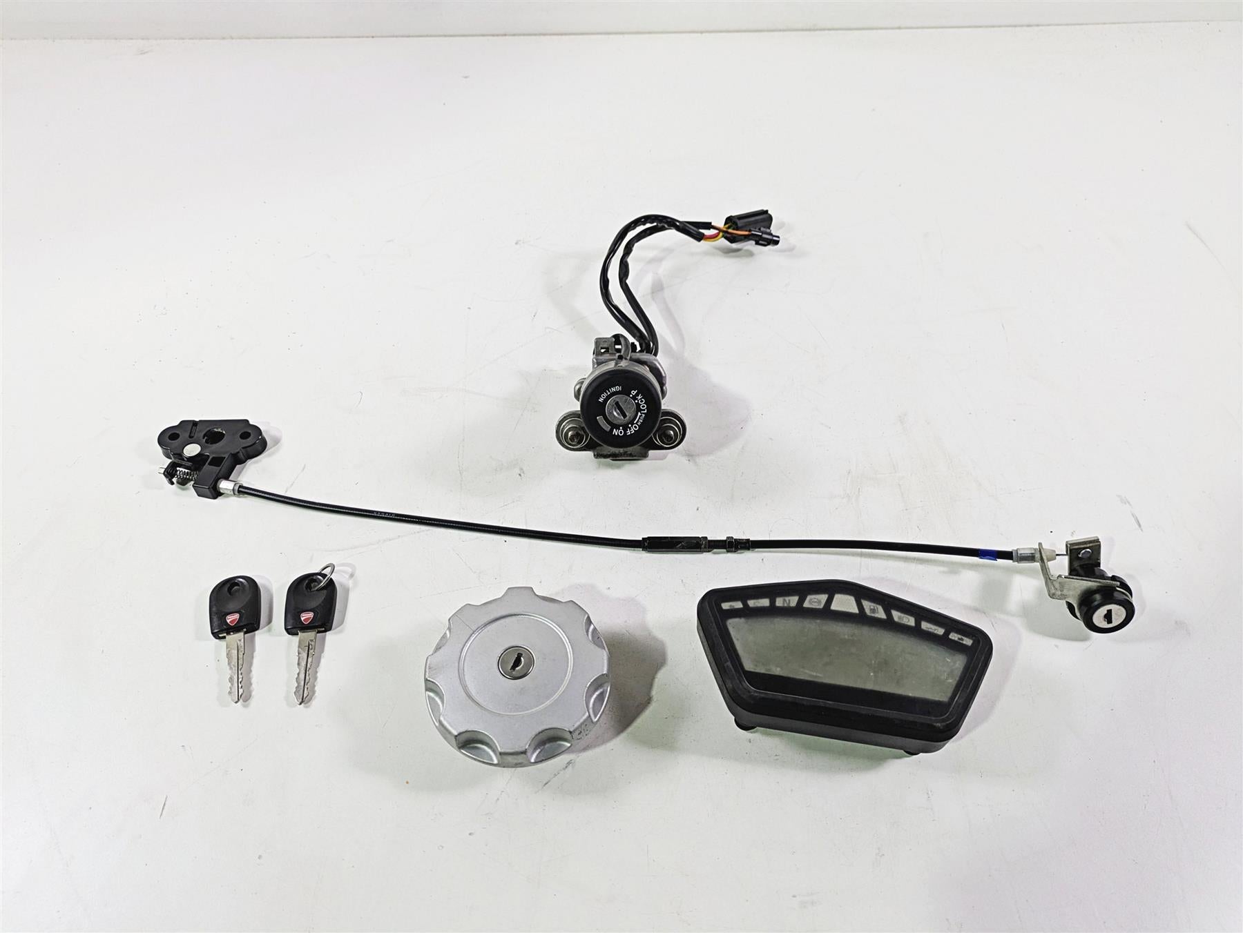 2013 Ducati Hyperstrada 821 Speedometer Ignition Switch Key Lock Set 40610951E {{ shop.shopifyCountryName }} - Mototech271
