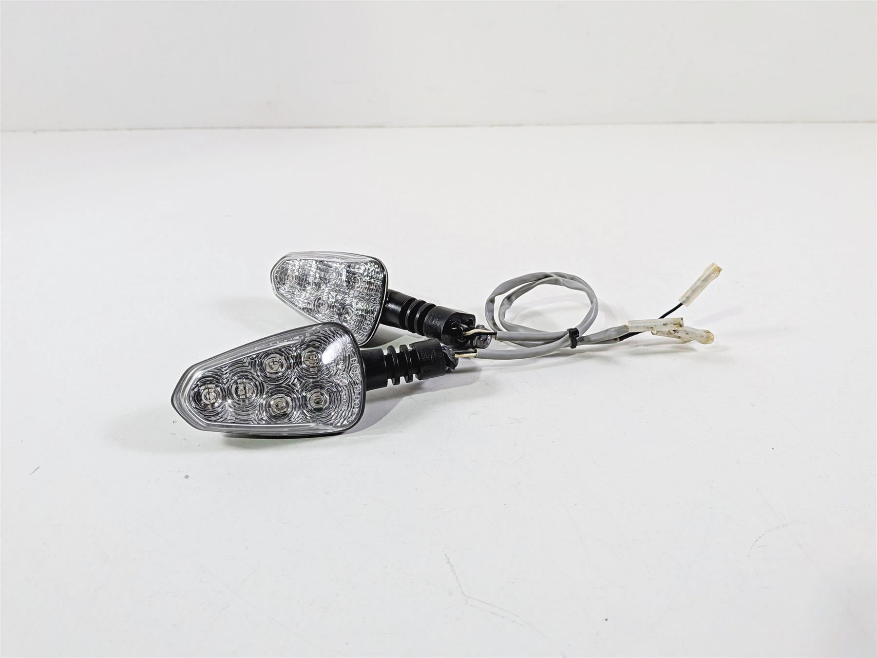 2022 Triumph Tiger 900 GT Pro Rear Led Blinker Turn Signal Set T2707333 {{ shop.shopifyCountryName }} - Mototech271