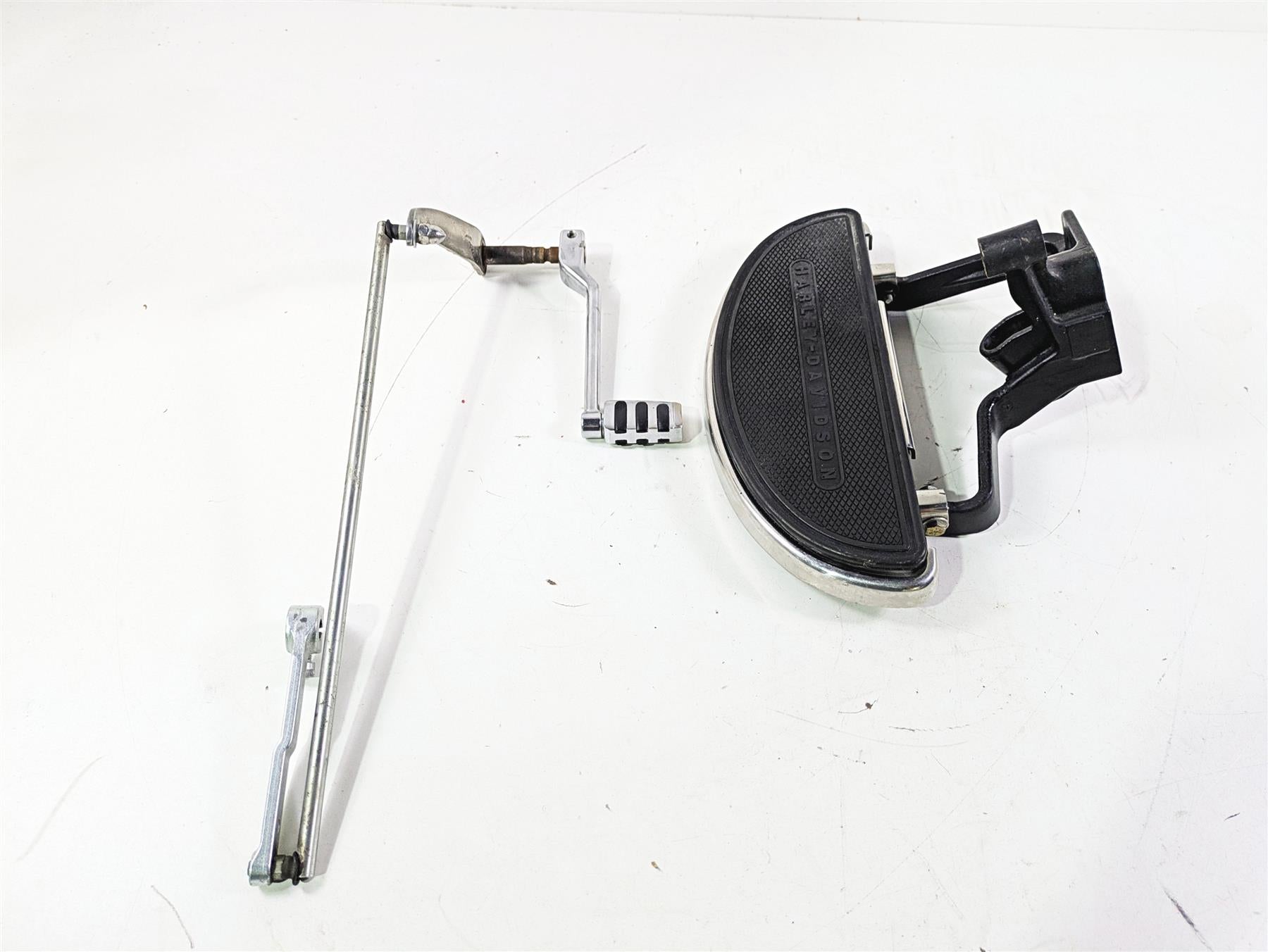 00-09 Harley Davidson Softail Left Front Floorboard & Shifter 33630-00