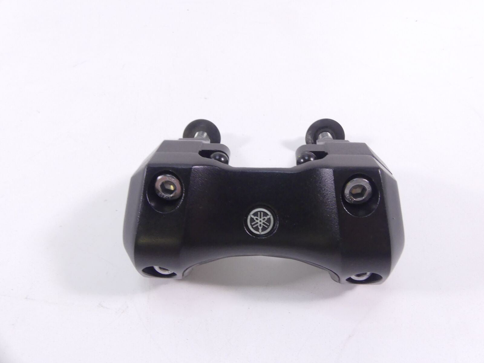 2019 Yamaha VMX17 V-Max 1700 Handlebar Handle Bar Riser Set 2S3-23441-01-00 {{ shop.shopifyCountryName }} - Mototech271