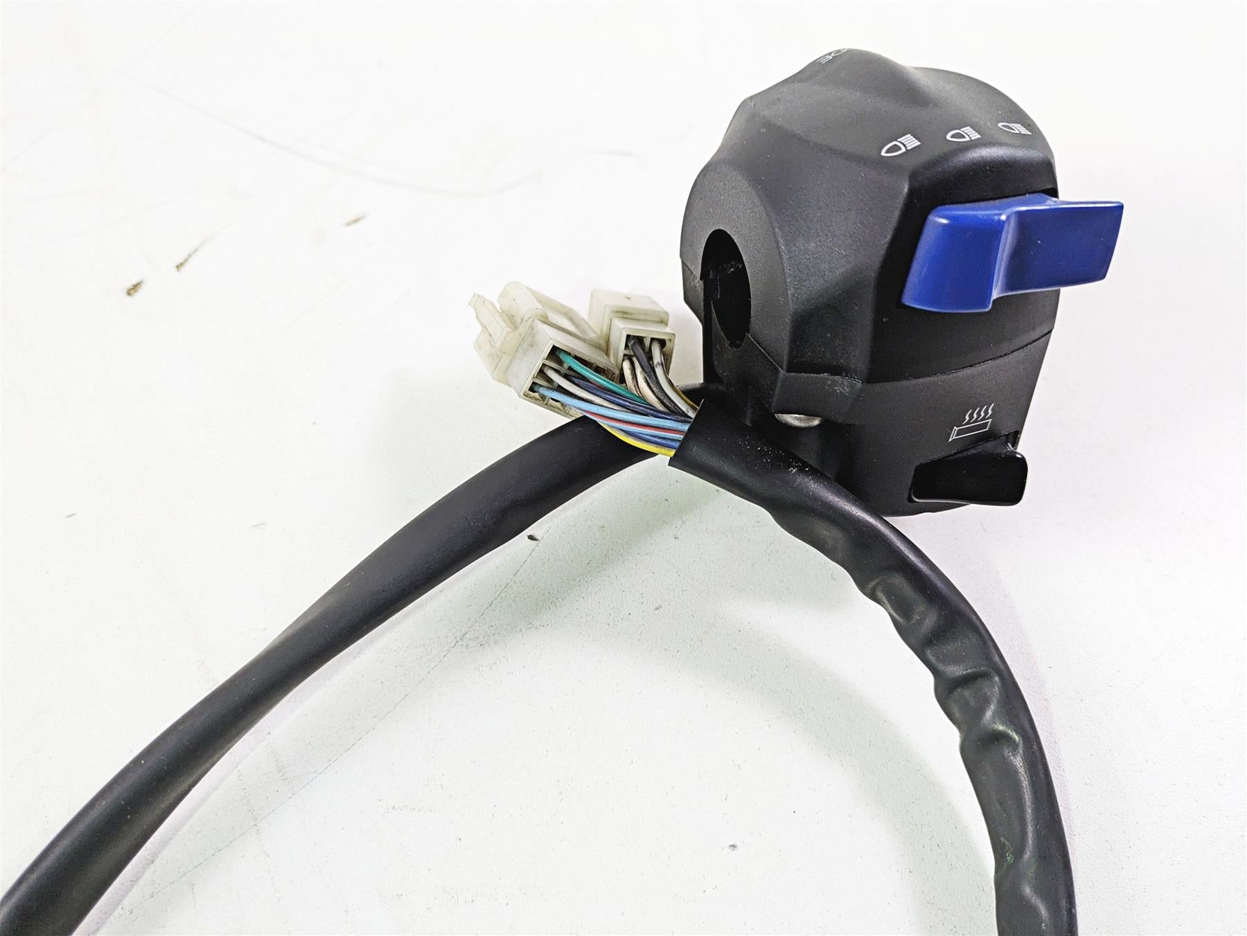 2016 Moto Guzzi Stelvio 1200 8V NTX Left Hand Turn Signal Control Switch 886229 {{ shop.shopifyCountryName }} - Mototech271