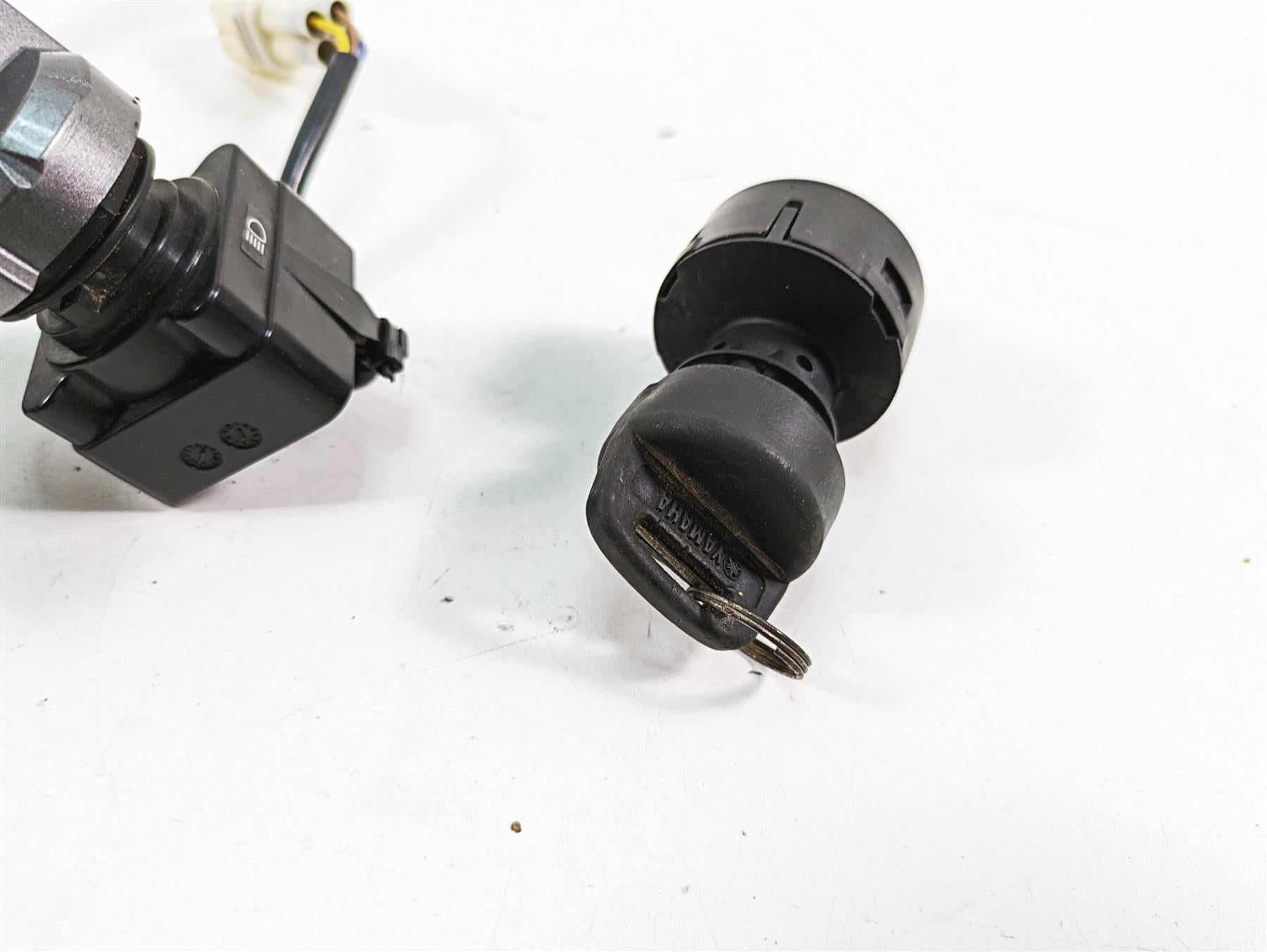 2018 Yamaha YXZ1000R EPS SS Ignition Light Awd Switch & Key Set 5UG-H2510-00-00 {{ shop.shopifyCountryName }} - Mototech271