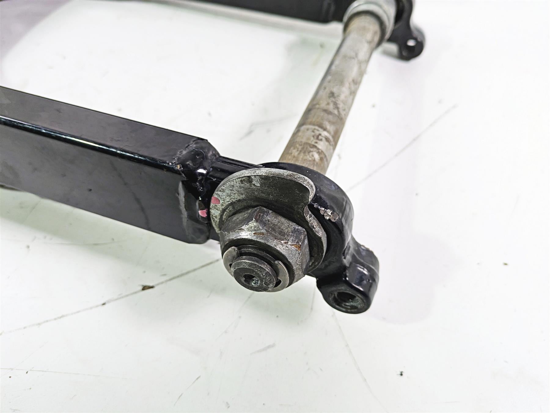 2007 Harley Touring FLHTCU SE CVO E-Glide Rear Swingarm Swing Arm 1" 47549-02A {{ shop.shopifyCountryName }} - Mototech271