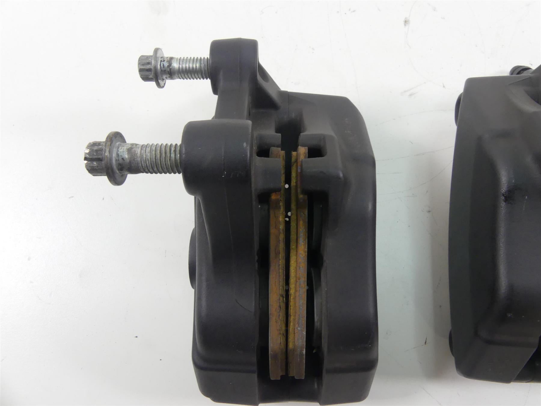 2011 Harley Touring FLTRU Road Glide Front Brake Caliper Set 43027-08 44023-08 {{ shop.shopifyCountryName }} - Mototech271
