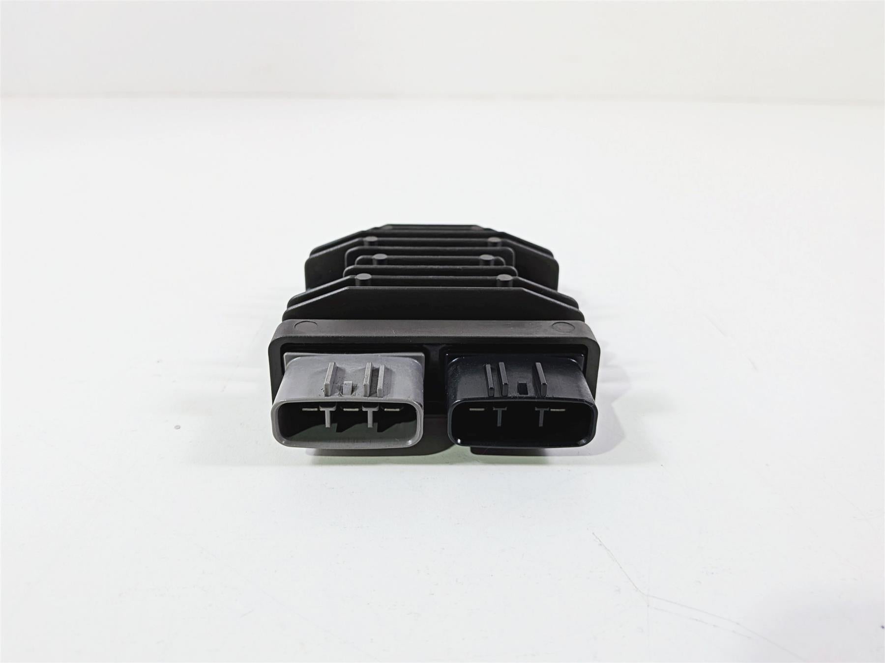 2019 Triumph Speed Triple RS 1050 Rectifier Voltage Regulator T1300675 FH020AA {{ shop.shopifyCountryName }} - Mototech271
