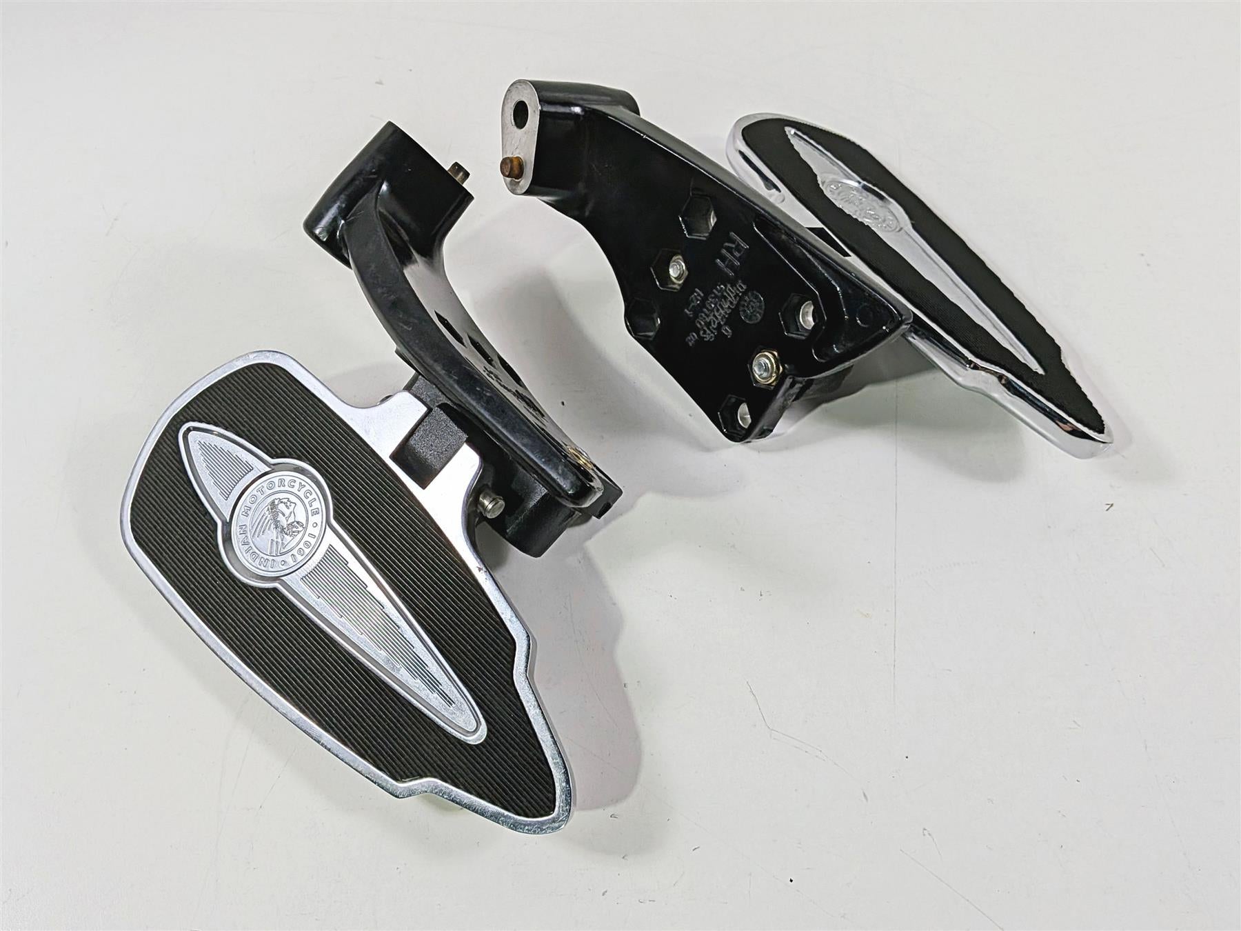 2015 Indian Chieftain Rear Passenger Floor Board & Mount Set 1020122 1020121-Mototech271