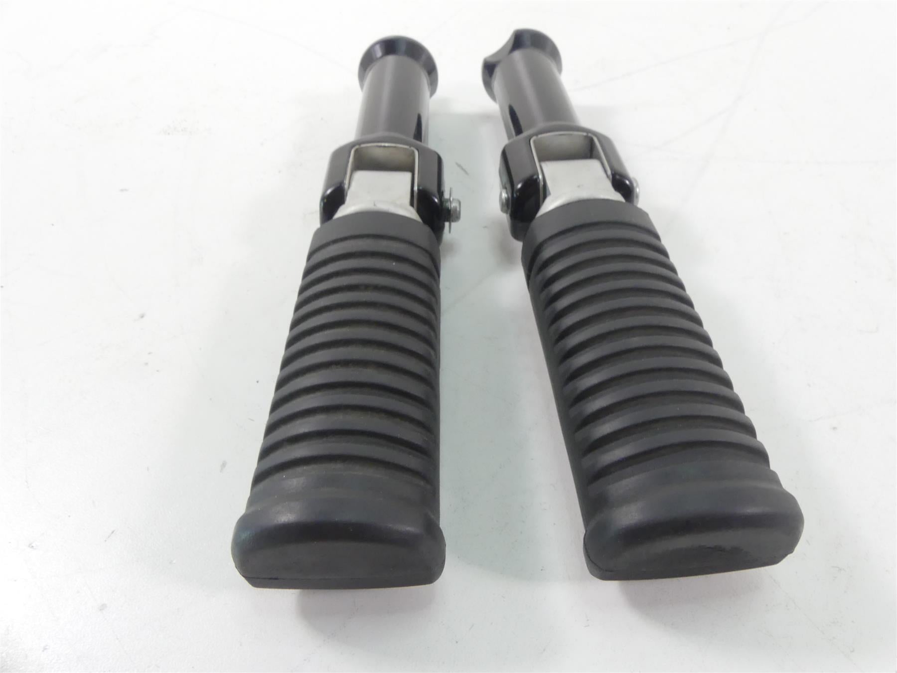 2019 Harley FLHC Softail Heritage Rear Passenger Pillion Foot Peg Set 50500744 {{ shop.shopifyCountryName }} - Mototech271