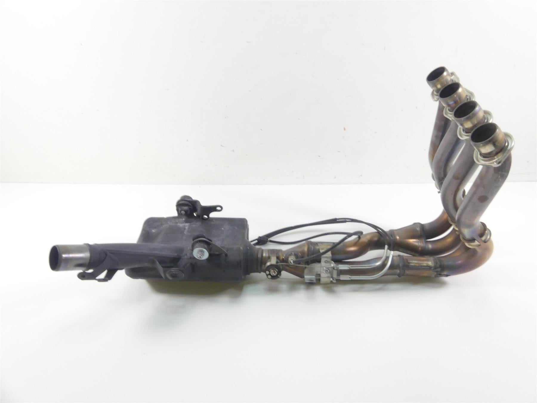 2022 Suzuki GSXR750 Exhaust Header Manifold Pipe 14100-15J00 {{ shop.shopifyCountryName }} - Mototech271
