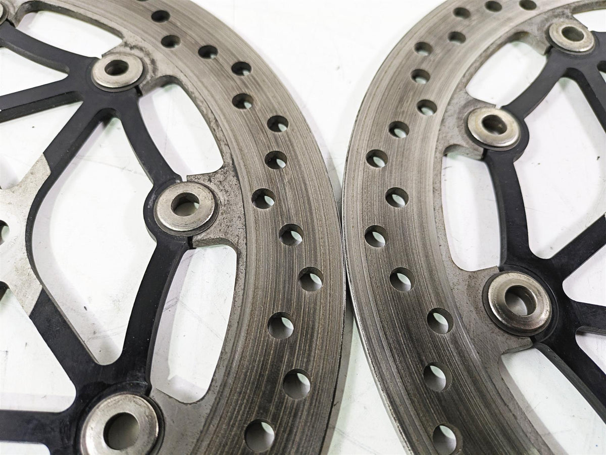 2019 Triumph Speed Triple RS 1050 Front Brake Disc Set 320mm 4.4mm T2022058 {{ shop.shopifyCountryName }} - Mototech271