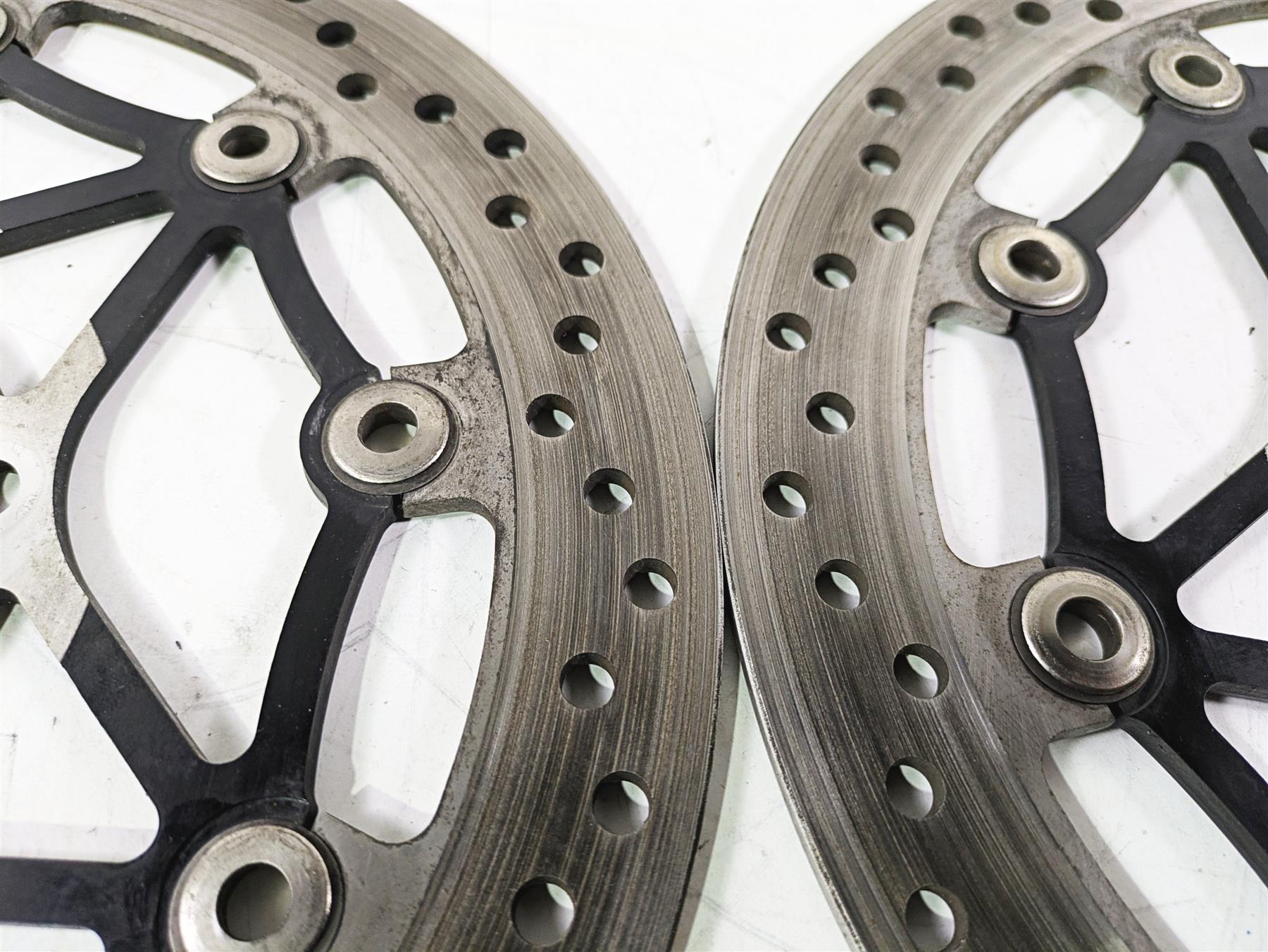 2019 Triumph Speed Triple RS 1050 Front Brake Disc Set 320mm 4.4mm T2022058 {{ shop.shopifyCountryName }} - Mototech271
