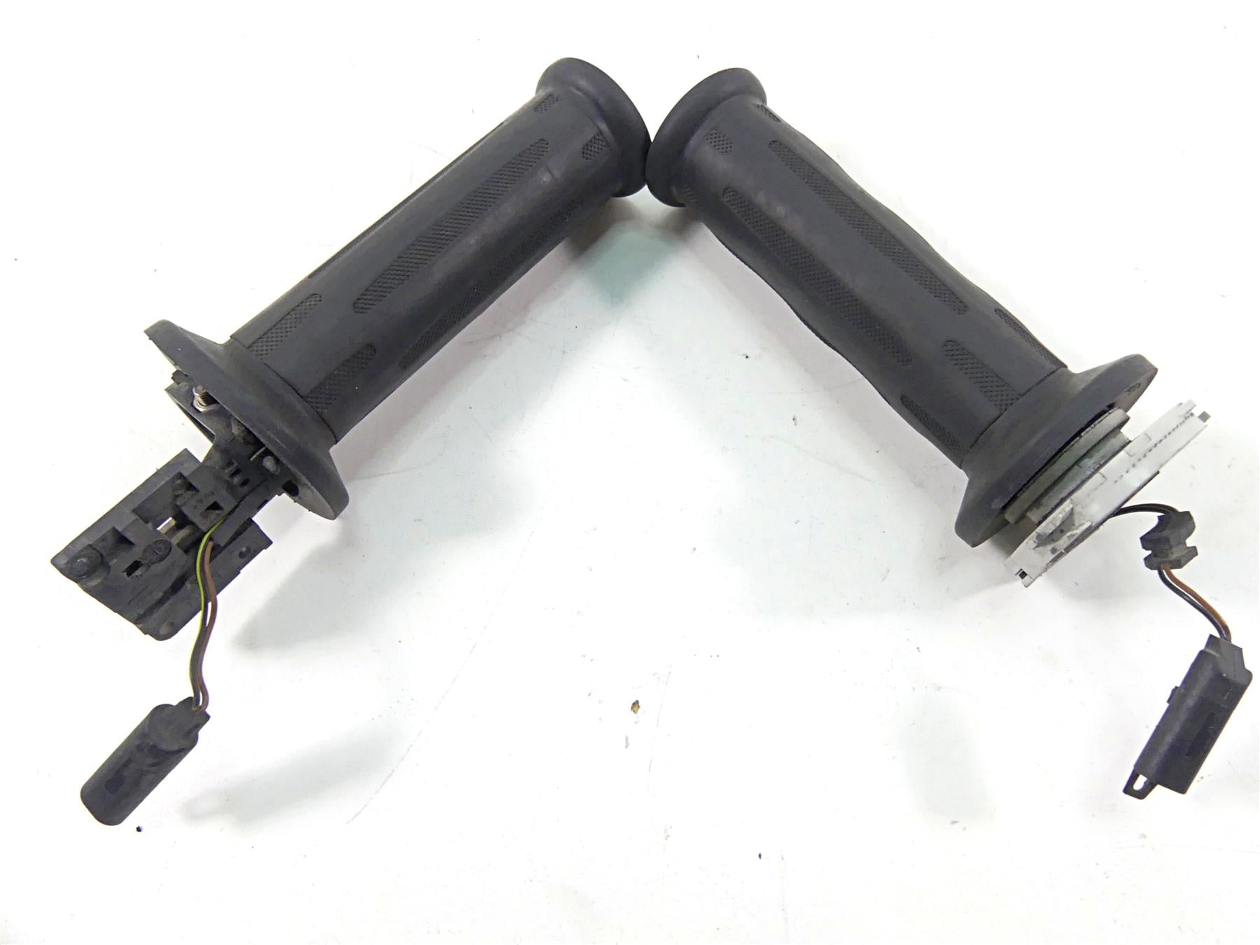 2009 BMW R1200GS K255 Adv Heated Left Right Hand Grips 61317727067 61317695470 {{ shop.shopifyCountryName }} - Mototech271