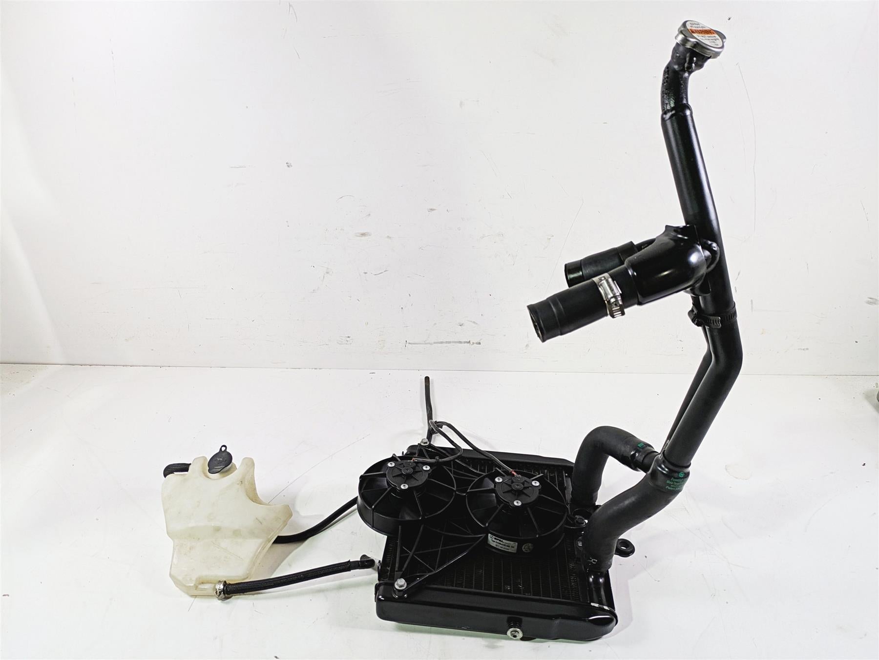 2010 Harley VRSCF Muscle Rod Radiator Fans Reservoir Hoses 26722-04 {{ shop.shopifyCountryName }} - Mototech271