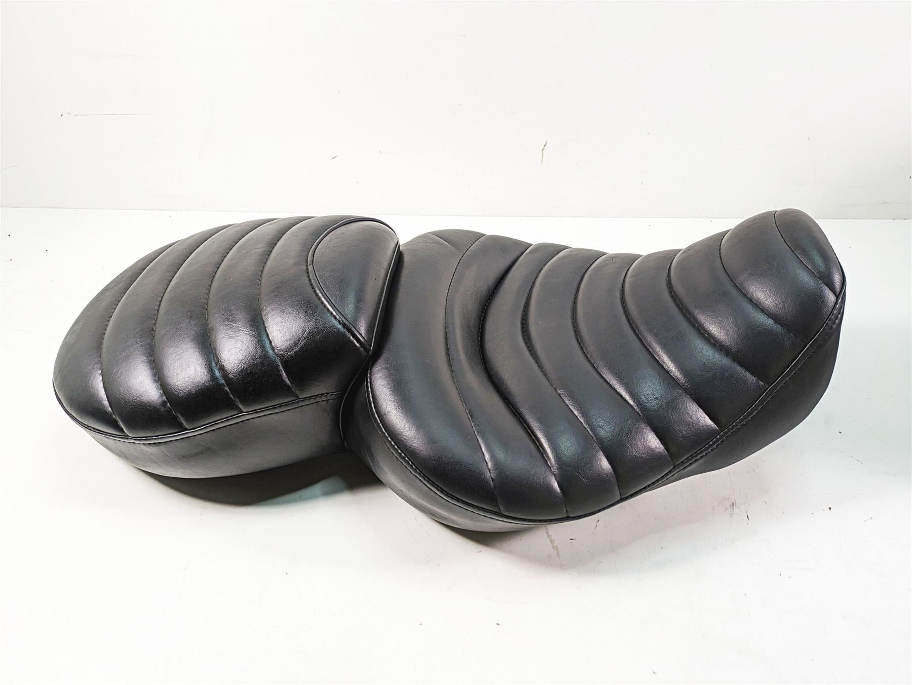 2012 Harley FLD Dyna Switchback Mustang Wide Touring Seat Saddle -Read 75480 {{ shop.shopifyCountryName }} - Mototech271