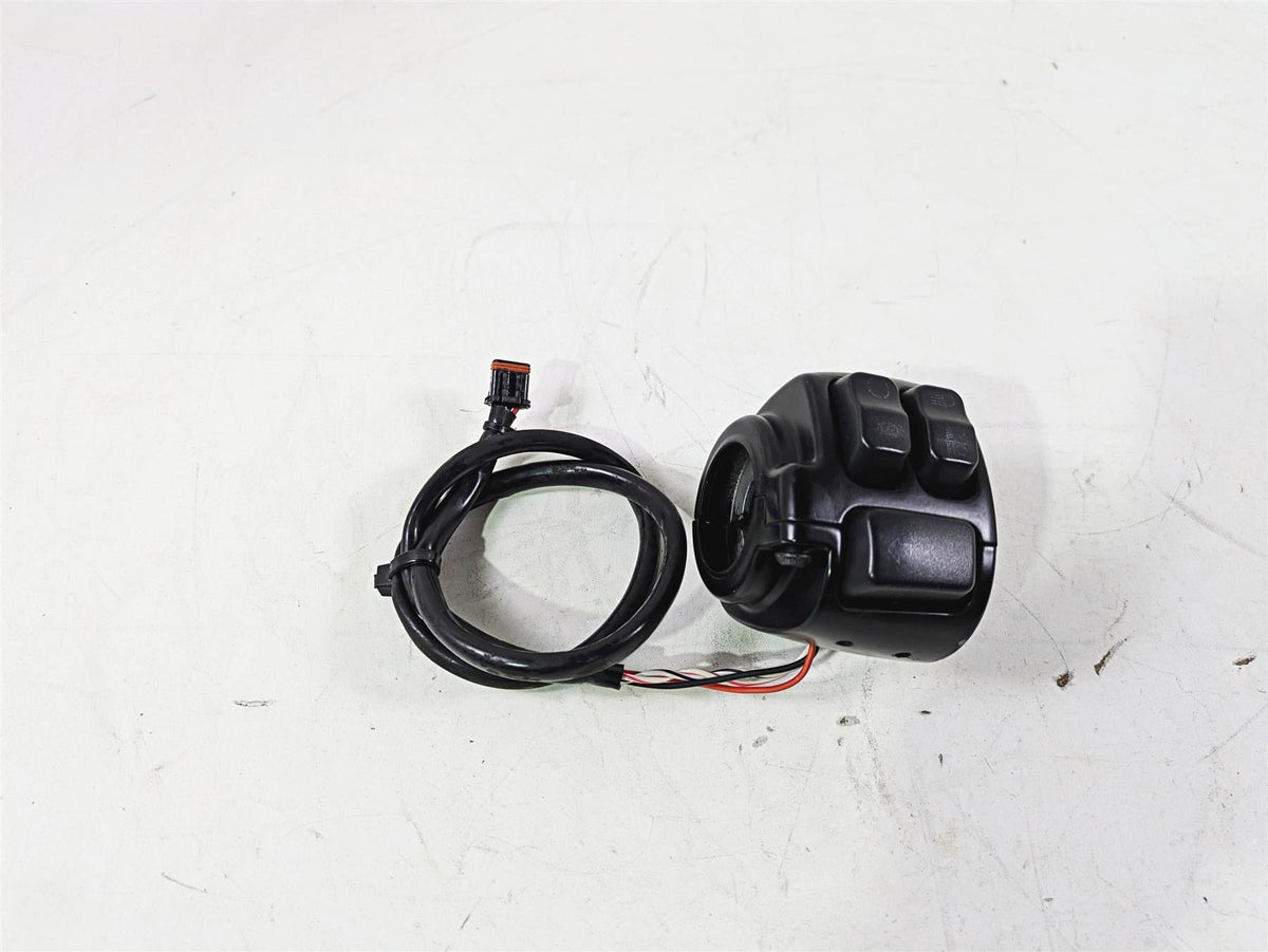 2018 Harley FXBR Softail Breakout Left Hand Blinker Control Switch 71500292 {{ shop.shopifyCountryName }} - Mototech271