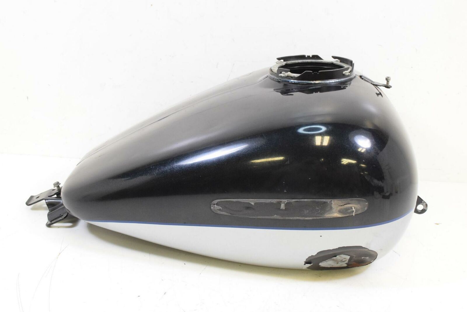 2012 Harley Touring FLHTK Electra Glide Fuel Petrol Gas Tank -dented 61356-08 {{ shop.shopifyCountryName }} - Mototech271