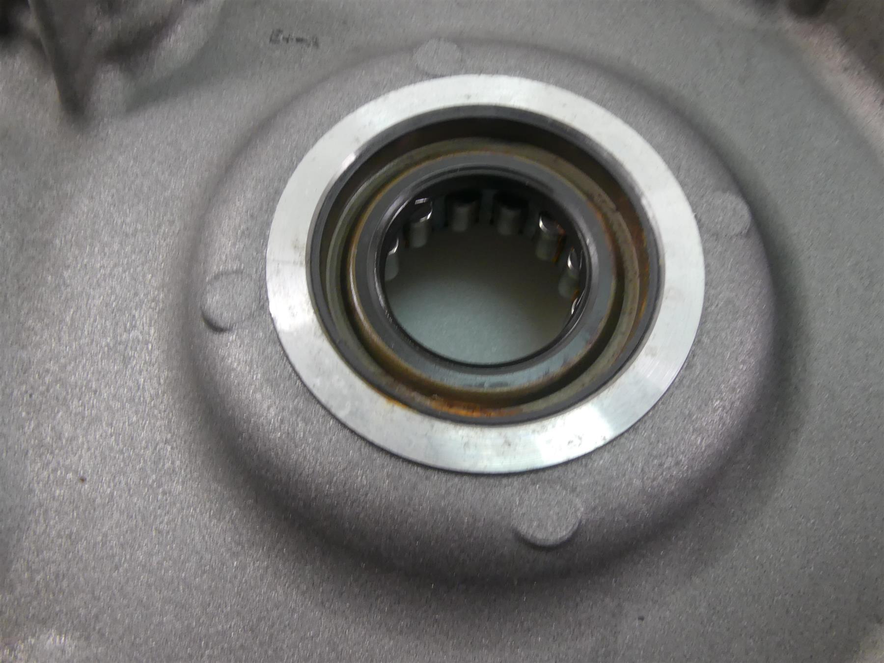 2009 Harley Dyna FXDF SE CVO Fat Bob Inner Primary Drive Clutch Cover 60681-06B {{ shop.shopifyCountryName }} - Mototech271
